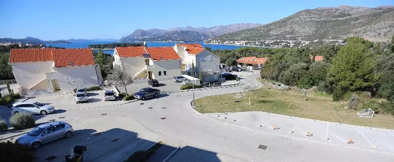 Fotos del hotel Apartments Pervanovo:  5