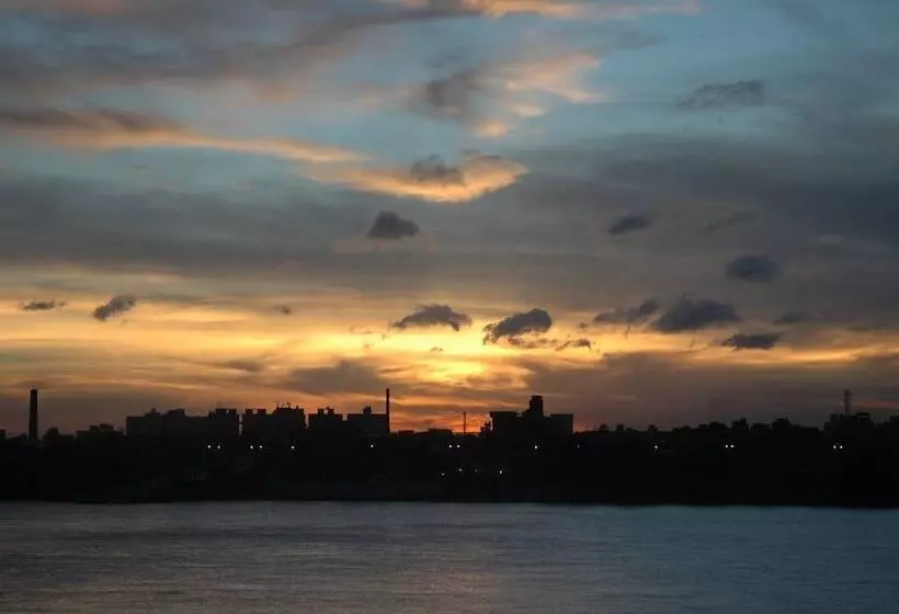 Fotos del hotel The Floatel:  20