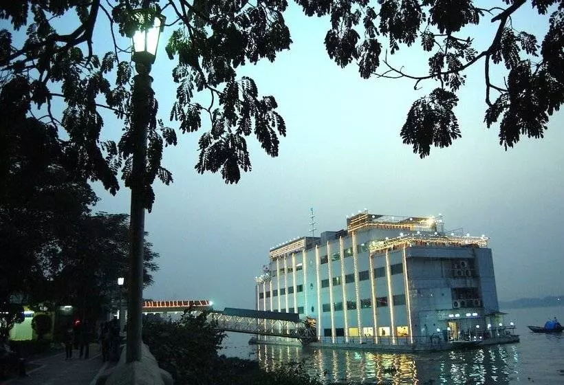 Fotos del hotel The Floatel:  8