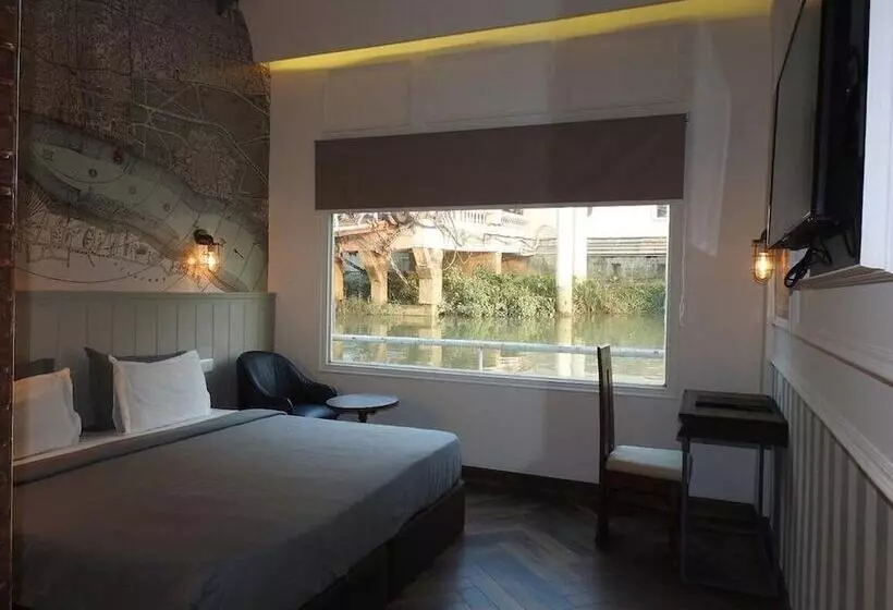 Fotos del hotel The Floatel:  23