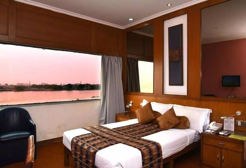 Fotos del hotel The Floatel:  2