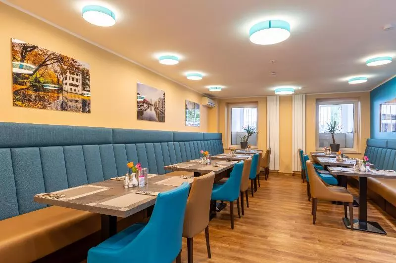 Fotos del hotel Trip Inn  Messe Westend:  3