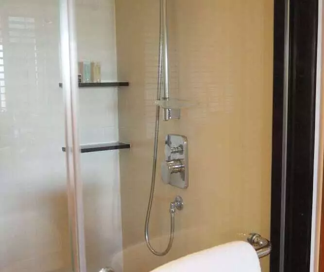 Fotos del hotel Woodlands Suites Serviced Residences:  9