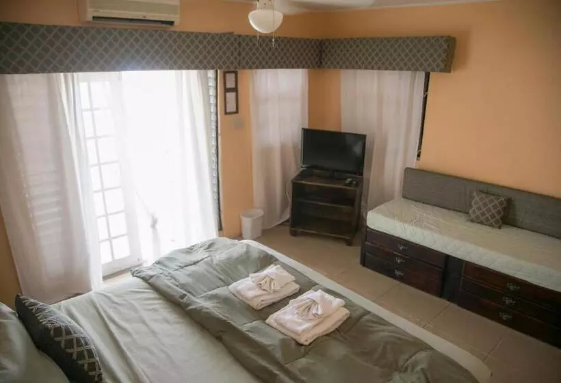 Fotos del hotel Moxons Beach Club:  24