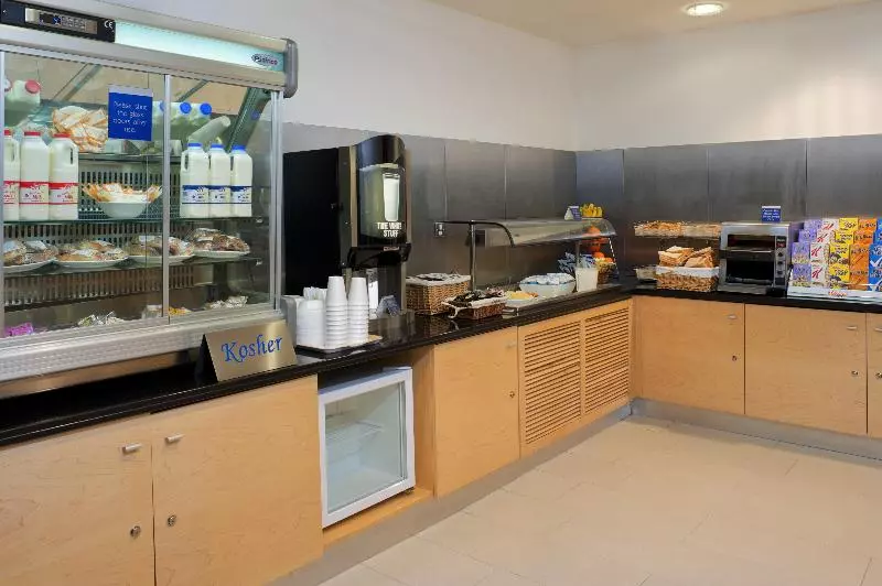 Fotos del hotel Holiday Inn Express London  Golders Green:  6