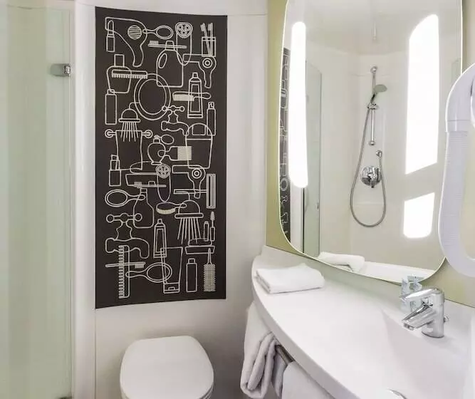 Fotos del hotel Ibis Bordeaux Centre Bastide:  4