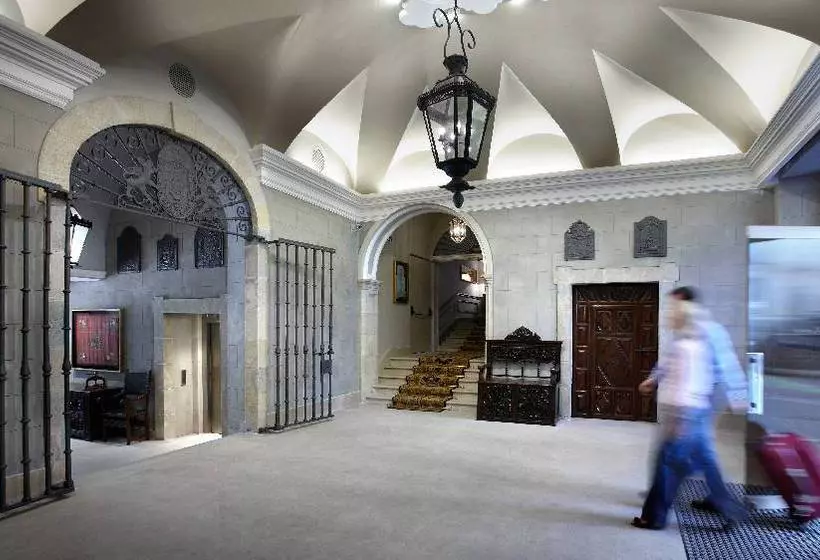 Fotos del hotel Palacio Guendulain:  3