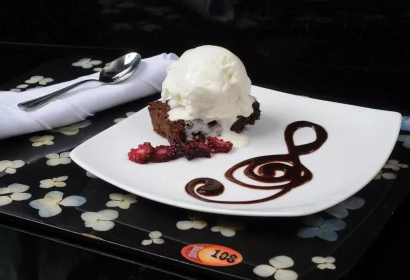 Fotos del hotel Suites 108:  2