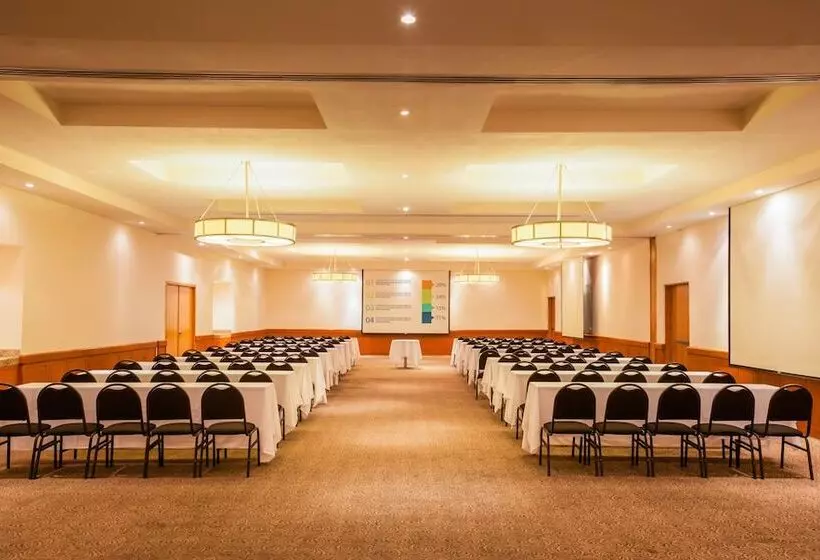 Fotos del hotel Fiesta Inn Monterrey Fundidora:  24