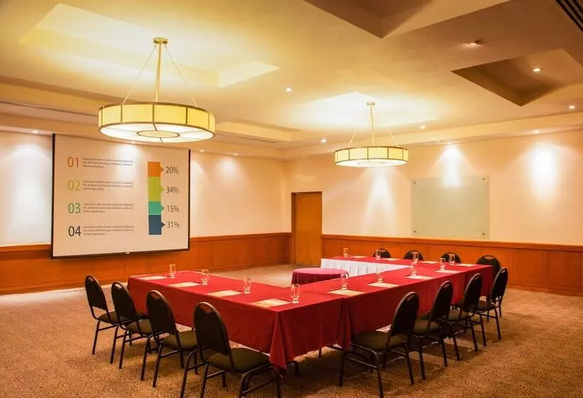 Fotos del hotel Fiesta Inn Monterrey Fundidora:  11