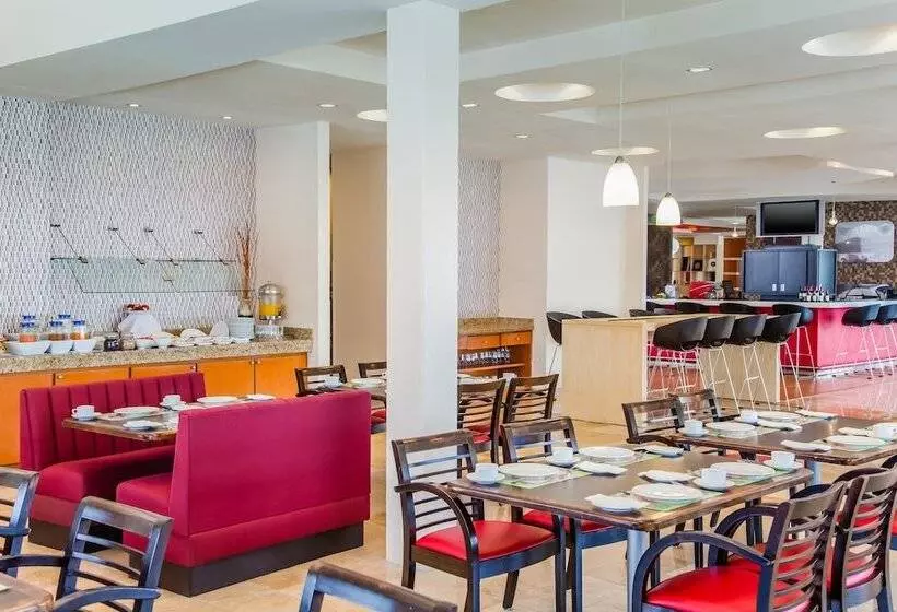 Fotos del hotel Fiesta Inn Monterrey Fundidora:  9