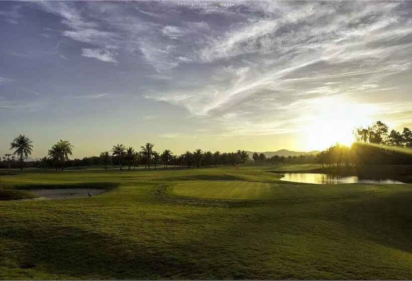 Fotos del hotel Mission Hills Phuket Golf Resort:  8