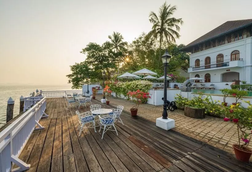 Fotos del hotel Brunton Boatyard  Cgh Earth:  4