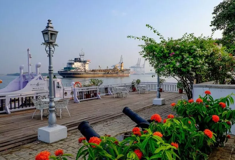 Fotos del hotel Brunton Boatyard  Cgh Earth:  21