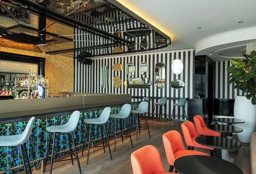 Fotos del hotel Th8 Palm Managed By Accor:  19