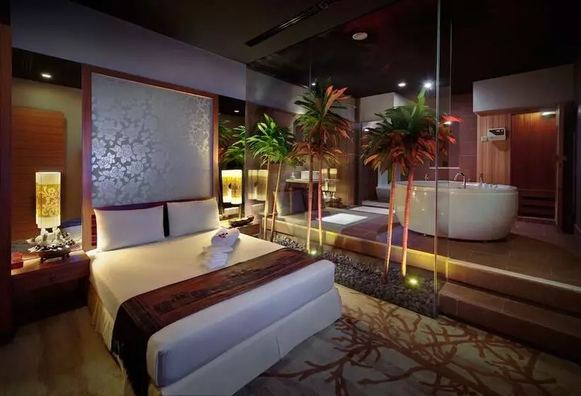 Fotos del hotel Nagaworld Hotel & Entertainment Complex:  2