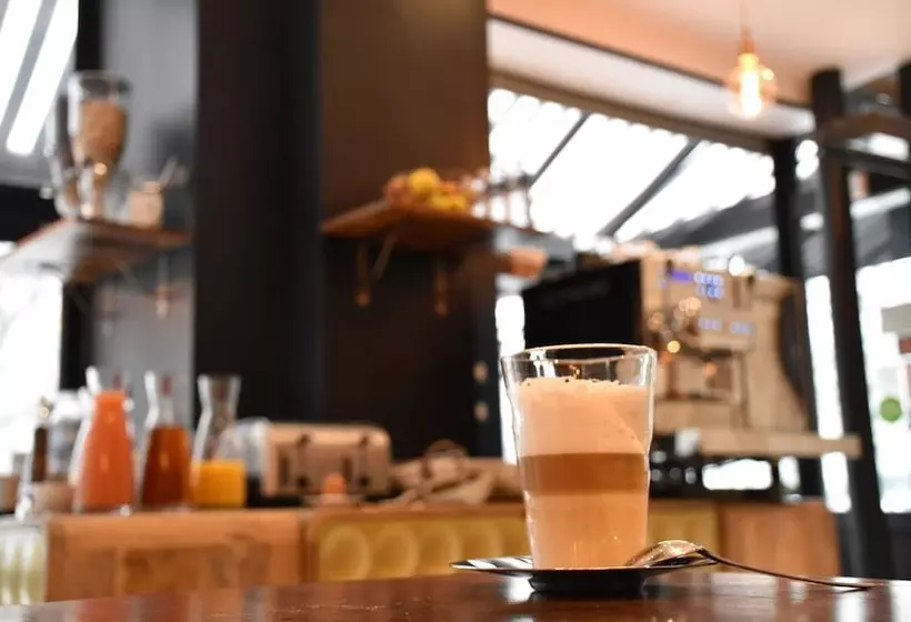 Fotos del hotel Hôtel Tilde:  11