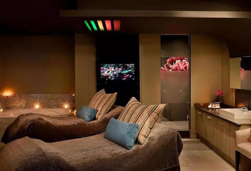 Cape Town Marriott  Crystal Towers