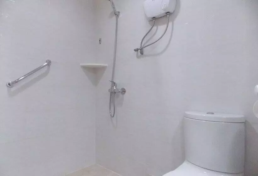 Fotos del hotel Diplomat Hotel:  6