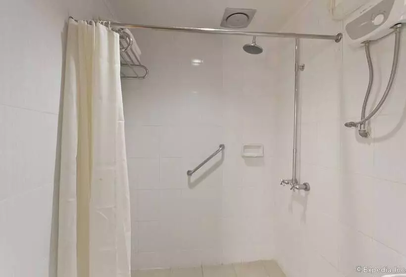 Fotos del hotel Diplomat Hotel:  9