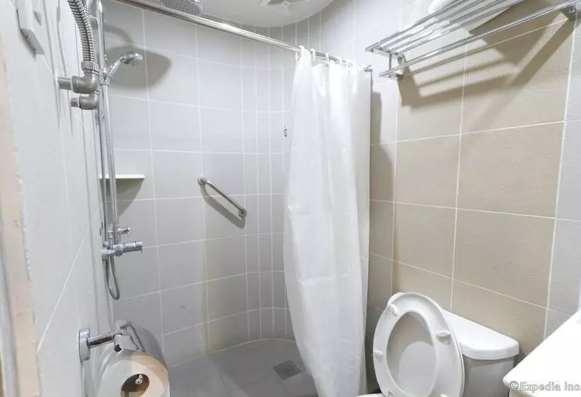 Fotos del hotel Diplomat Hotel:  15