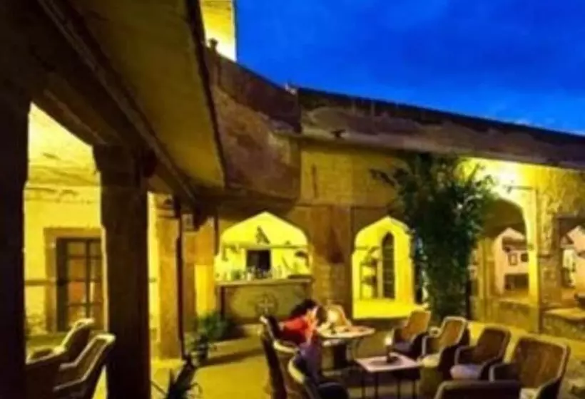 Fotos del hotel Chandelao Garh:  4