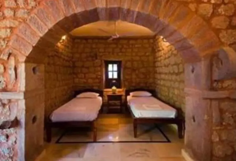 Fotos del hotel Chandelao Garh:  7