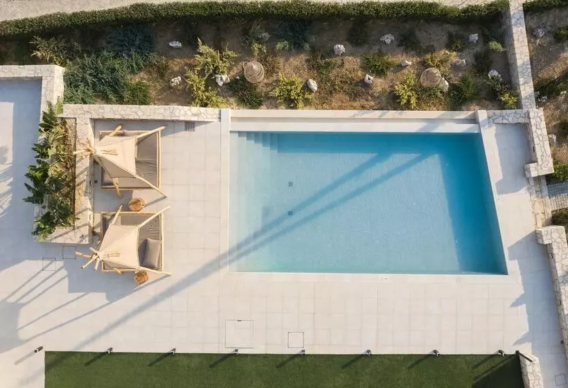 Irida  Apartments