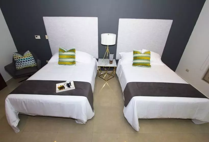 Fotos del hotel Torres De El Legado:  15