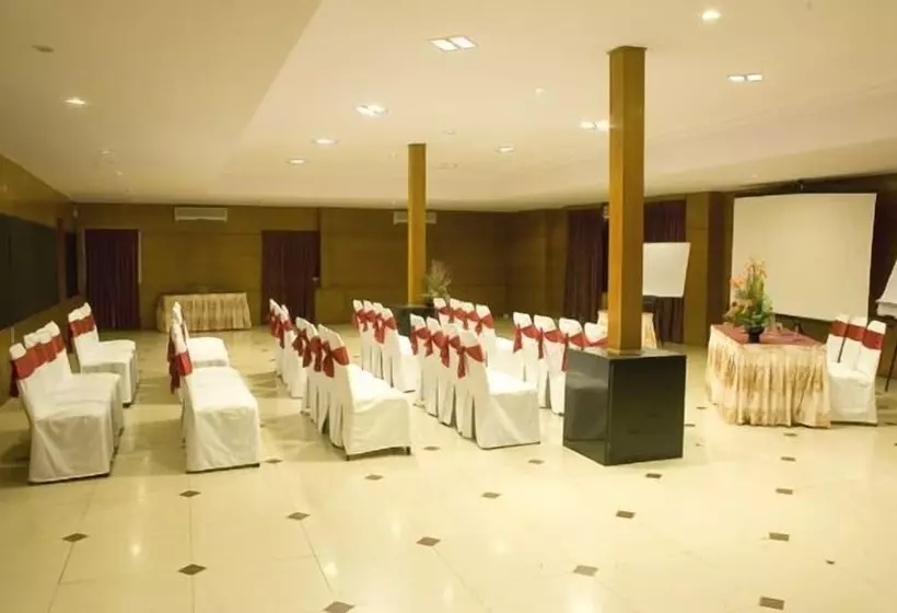 Fotos del hotel Collection O 50090 Ramanashree Brunton:  15