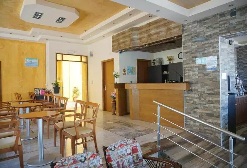 Fotos del hotel Katerini Apartments:  11