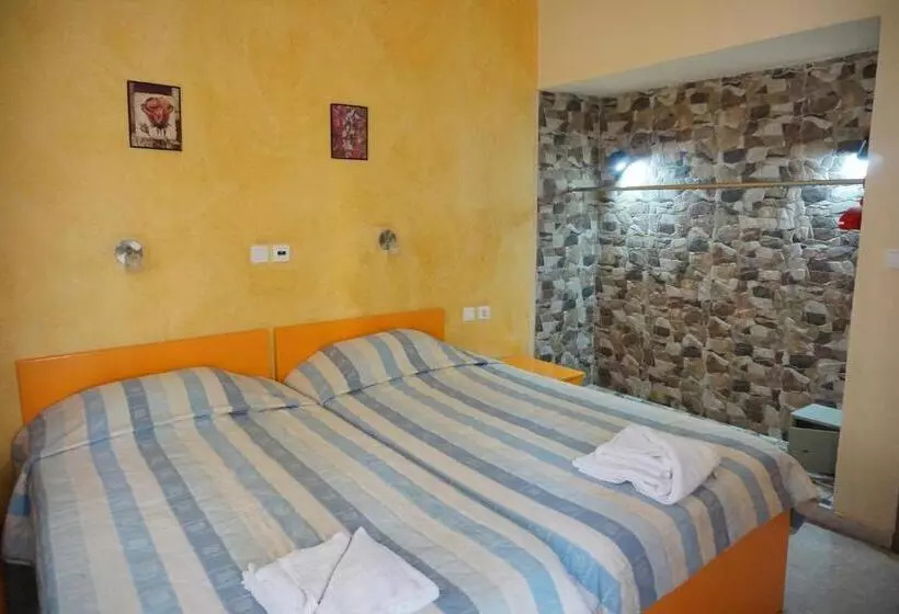 Fotos del hotel Katerini Apartments:  2