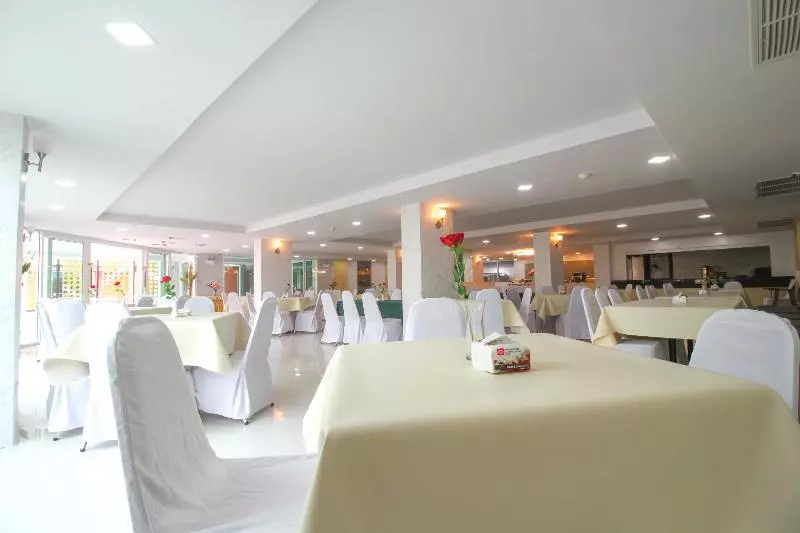 Fotos del hotel Convenient Grand:  7