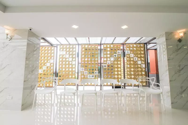 Fotos del hotel Convenient Grand:  9