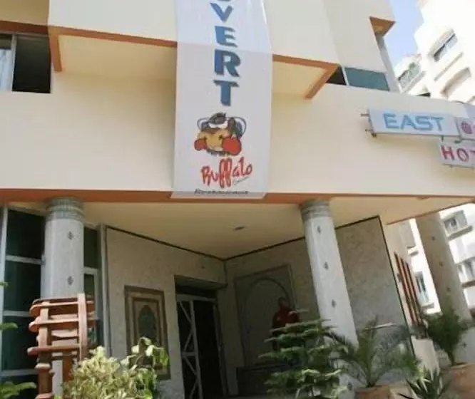 Fotos del hotel East West:  13