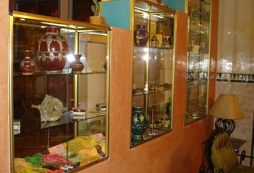 Fotos del hotel East West:  7