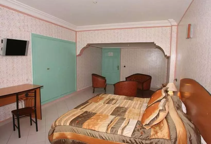 Fotos del hotel East West:  8