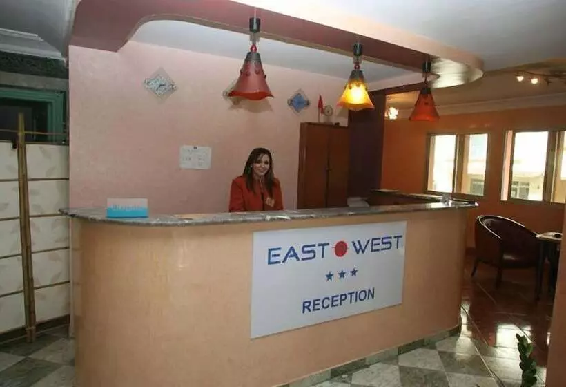 Fotos del hotel East West:  3