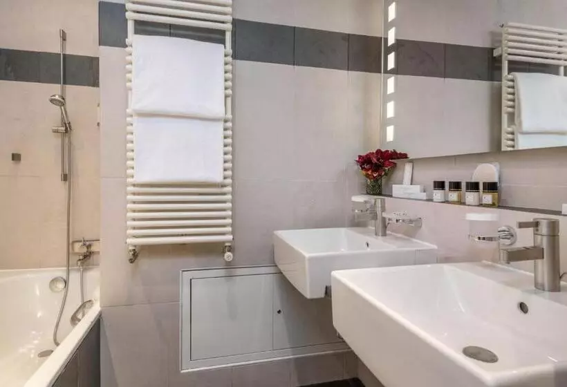 Fotos del hotel Hôtel Résidence Parc Des Eaux Vives:  5