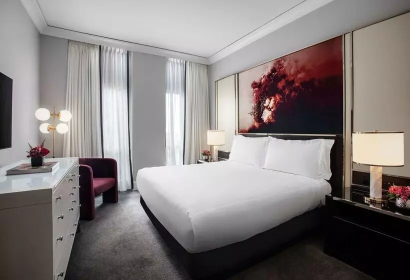 Waldorf Astoria Chicago