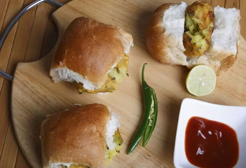 Fotos del hotel Capital O 33476 Lavender Bough:  9