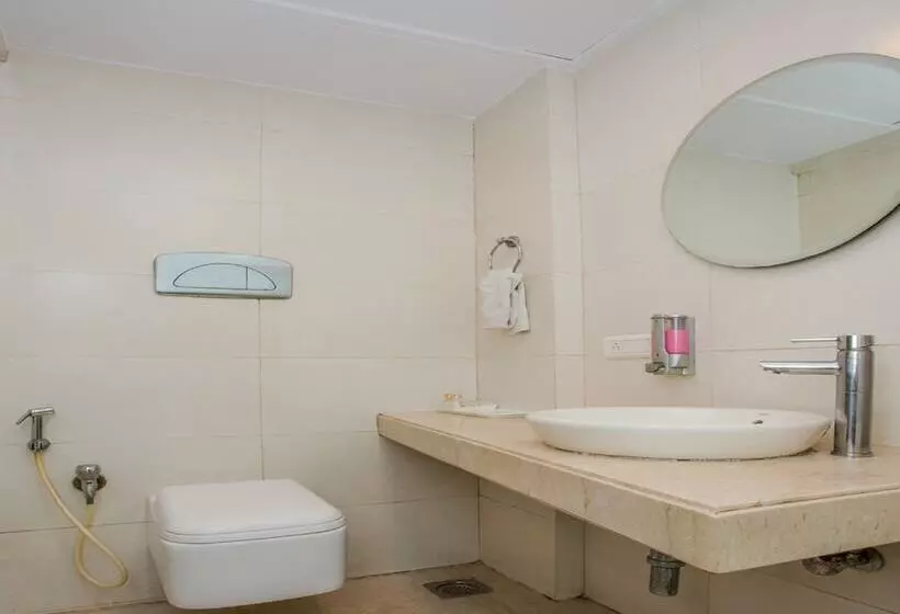 Fotos del hotel Capital O 33476 Lavender Bough:  10