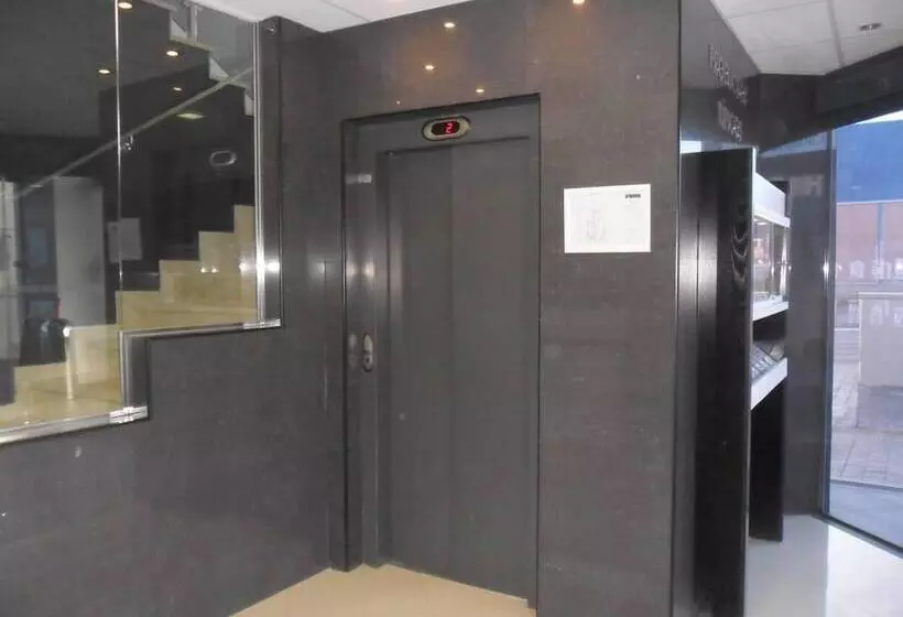 Fotos del hotel Lb Villa De Cuenca:  12