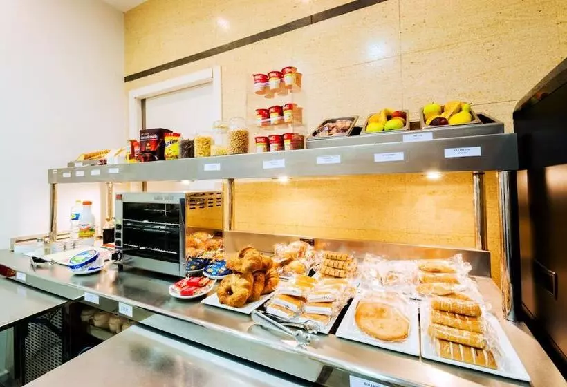 Fotos del hotel Lb Villa De Cuenca:  23