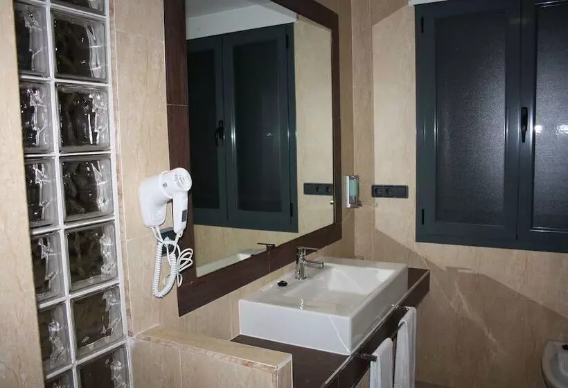 Fotos del hotel Lb Villa De Cuenca:  8