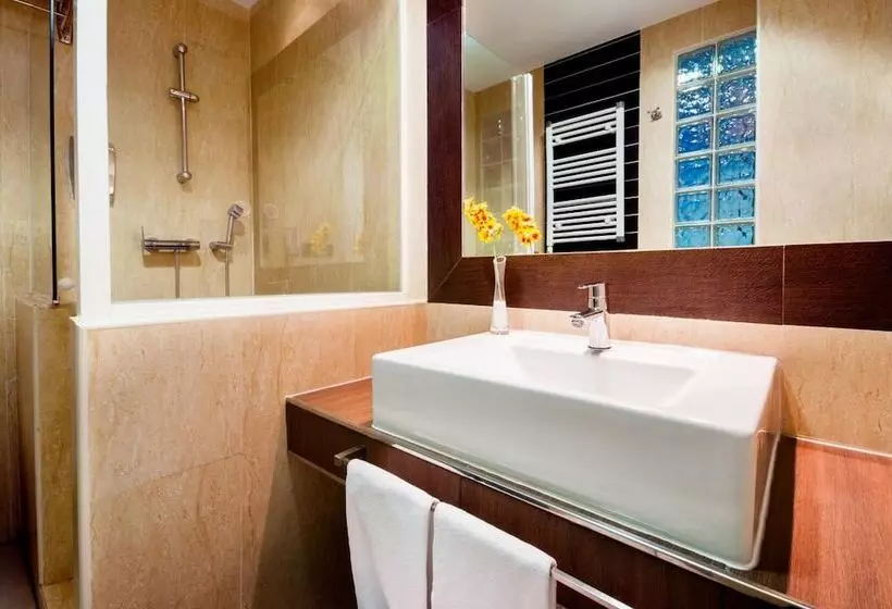 Fotos del hotel Lb Villa De Cuenca:  16