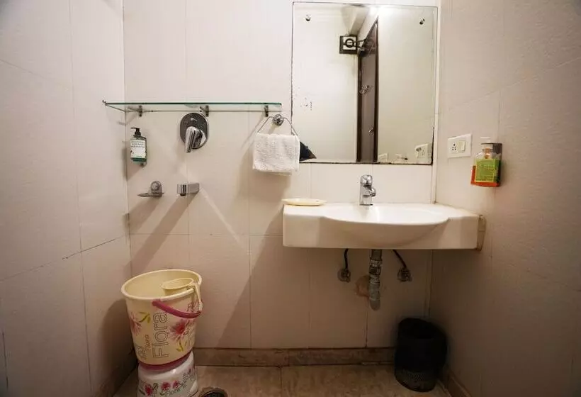 Fotos del hotel Treebo Trend S&b East Inn:  18