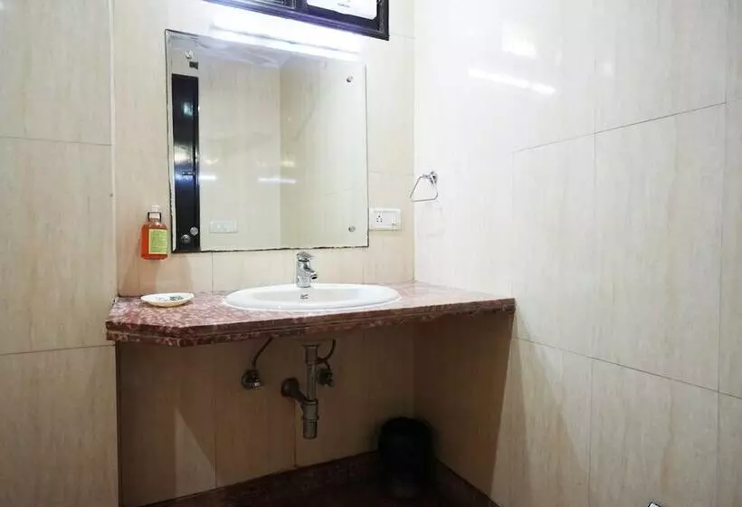 Fotos del hotel Treebo Trend S&b East Inn:  16