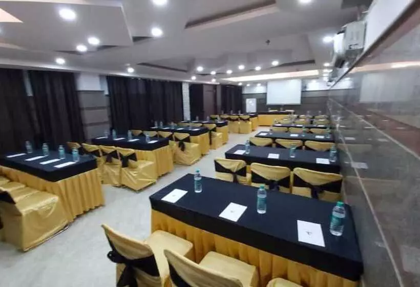 Fotos del hotel Treebo Trend S&b East Inn:  4