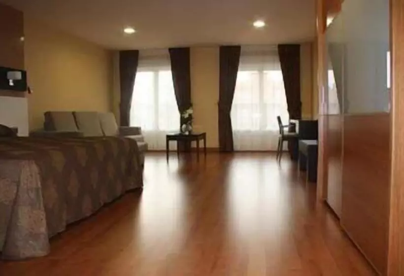 Fotos del hotel Villa De Andosilla:  18